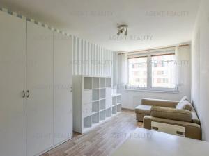 Prodej bytu 1+kk, Praha - Troja, Hnězdenská, 24 m2