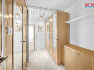 Prodej bytu 2+kk, Praha - Petrovice, Kurčatovova, 43 m2