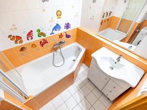Pronájem bytu 4+1, Olomouc, Na Letné, 84 m2