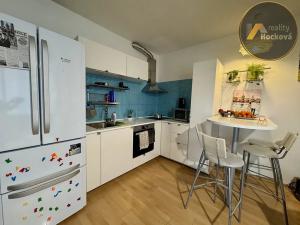 Pronájem bytu 1+kk, Praha - Košíře, Pod Klamovkou, 48 m2