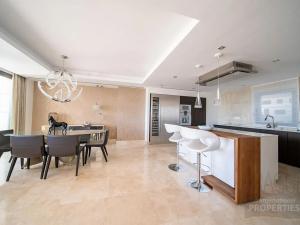 Prodej bytu 4+kk, Estepona, Španělsko, 194 m2