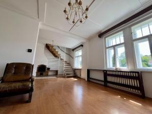 Pronájem rodinného domu, Praha - Lysolaje, Lysolajské údolí, 290 m2