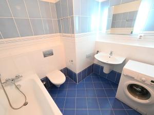 Pronájem bytu 1+kk, Praha - Řeporyje, Wiesenthalova, 61 m2