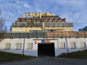 Pronájem bytu 1+kk, Praha - Řeporyje, Wiesenthalova, 61 m2