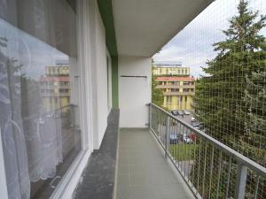 Pronájem bytu 3+kk, Praha - Prosek, Bohušovická, 67 m2