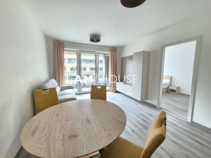 Pronájem bytu 2+kk, Praha - Hloubětín, Domalípova, 59 m2