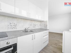 Pronájem bytu 1+kk, Pardubice - Polabiny, Sluneční, 28 m2