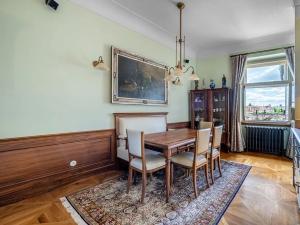 Pronájem bytu 3+1, Praha - Malá Strana, U lužického semináře, 150 m2