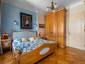 Pronájem bytu 3+1, Praha - Malá Strana, U lužického semináře, 150 m2