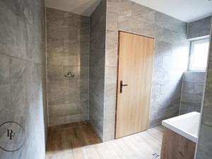 Pronájem bytu 3+kk, Dlouhá Lhota, 78 m2