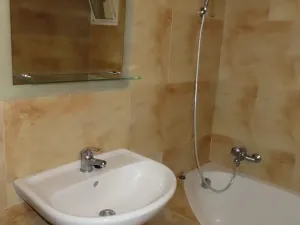 Pronájem bytu 1+1, Praha - Smíchov, Plzeňská, 32 m2