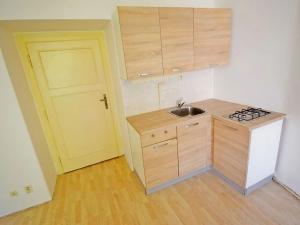 Pronájem bytu 1+kk, Praha - Vršovice, Přípotoční, 25 m2