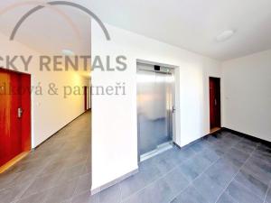 Pronájem bytu 1+kk, Praha - Hloubětín, Za černým mostem, 32 m2