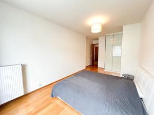 Pronájem bytu 2+kk, Praha - Holešovice, Komunardů, 65 m2
