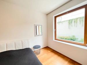 Pronájem bytu 2+kk, Praha - Holešovice, Komunardů, 65 m2