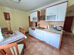 Prodej bytu 2+1, Tlučná, V Rybníčkách, 62 m2
