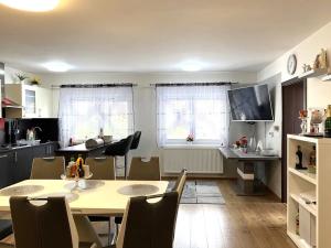 Pronájem rodinného domu, Klecany, Na vršku, 140 m2