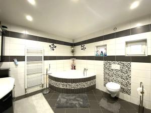 Pronájem rodinného domu, Klecany, Na vršku, 140 m2