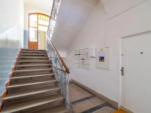 Pronájem bytu 2+kk, Praha - Bubeneč, Sochařská, 60 m2