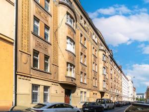 Pronájem bytu 2+kk, Praha - Bubeneč, Sochařská, 60 m2