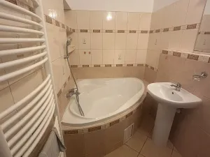 Pronájem bytu 2+1, Milovice, Krátká, 60 m2