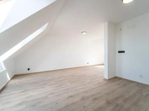Prodej bytu 3+kk, Jesenice, Mezi Domy, 81 m2