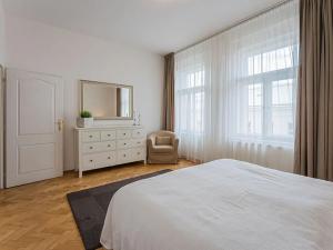 Pronájem bytu 3+kk, Praha - Vinohrady, Belgická, 100 m2