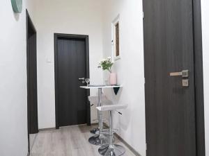 Pronájem bytu 2+1, Praha - Holešovice, Dělnická, 45 m2