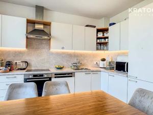 Pronájem bytu 3+1, Praha - Vinohrady, U Zvonařky, 121 m2