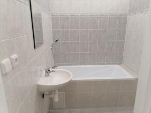 Pronájem kanceláře, Kladno, Osvoboz. pol. vězňů, 41 m2