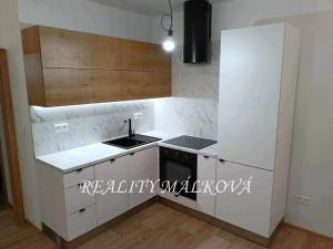 Pronájem bytu 2+kk, Pardubice, Nerudova, 57 m2