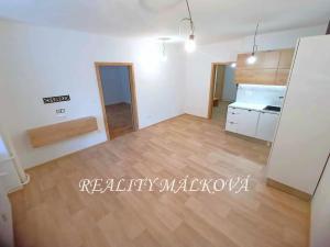 Pronájem bytu 2+kk, Pardubice, Nerudova, 57 m2