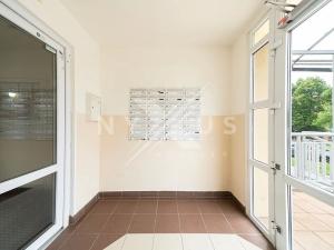 Pronájem bytu 3+1, Praha - Bohnice, Dolákova, 64 m2