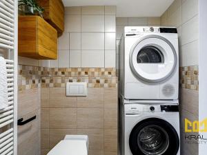 Pronájem bytu 1+kk, Chýně, Uherova, 38 m2