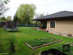 Prodej rodinného domu, Strančice, 144 m2
