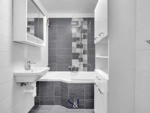 Prodej bytu 3+1, Liberec, Sametová, 59 m2