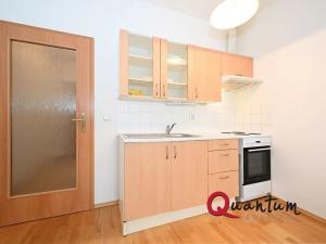 Pronájem bytu 1+kk, Praha - Michle, Jemnická, 30 m2