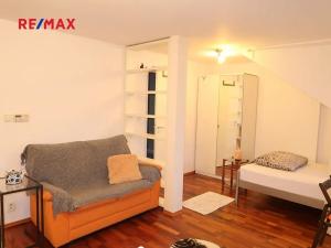 Pronájem bytu 1+kk, Praha - Žižkov, Buchovcova, 32 m2
