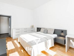 Pronájem bytu 3+kk, Hradec Králové, Šafaříkova, 101 m2
