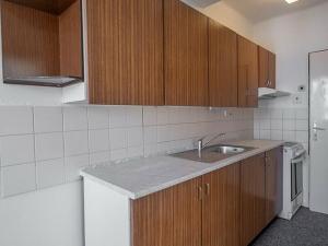 Prodej bytu 3+1, Praha - Komořany, Na Poustkách, 77 m2