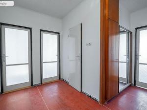 Prodej bytu 3+1, Praha - Komořany, Na Poustkách, 77 m2