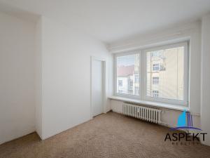 Pronájem bytu 1+1, Praha - Vinohrady, Vinohradská, 49 m2