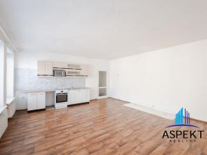 Pronájem bytu 1+1, Praha - Vinohrady, Vinohradská, 49 m2