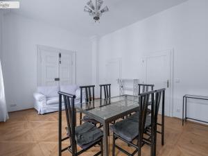 Pronájem bytu 3+1, Praha - Malá Strana, Sněmovní, 85 m2