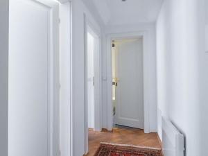 Pronájem bytu 3+1, Praha - Malá Strana, Sněmovní, 85 m2