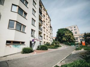 Pronájem bytu 2+kk, Praha - Vršovice, Pod stupni, 56 m2