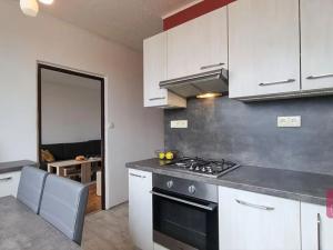 Prodej bytu 2+1, Vyškov, Dukelská, 58 m2