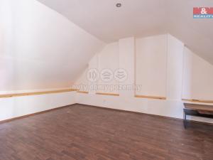 Prodej rodinného domu, Hlupín, 200 m2