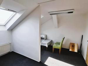 Pronájem kanceláře, Plzeň, Klatovská třída, 16 m2