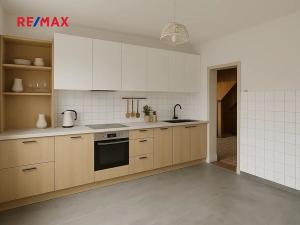 Prodej rodinného domu, Svatá, 265 m2